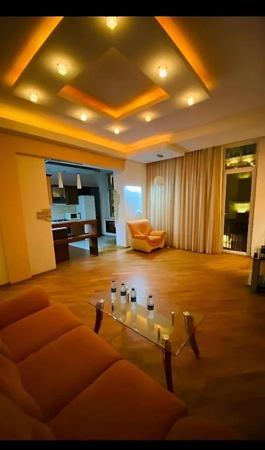 Apartment Xoroshaya Kvartira Na Torqovum Baku